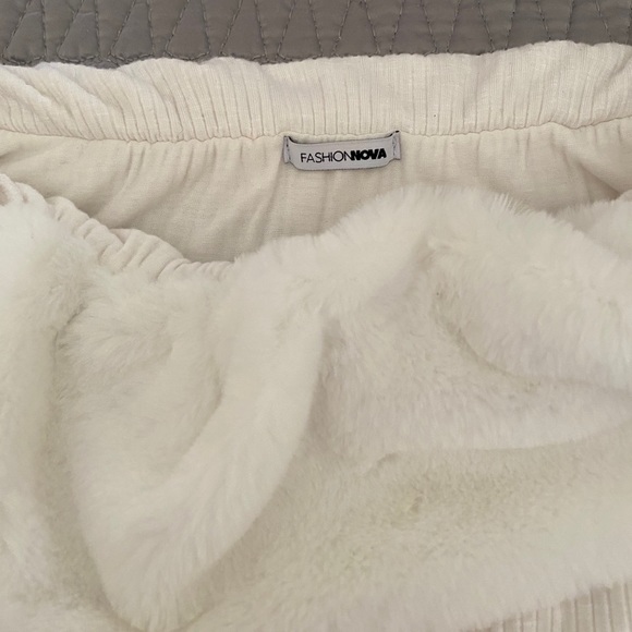 Off the shoulder sweater dress - Picture 2 of 3